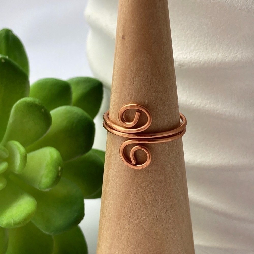 Artisan 𝅺Copper Wire Scroll Ring